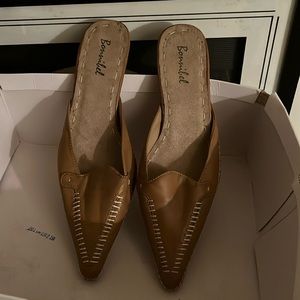 Tan color slide in slight heel shoes never wore